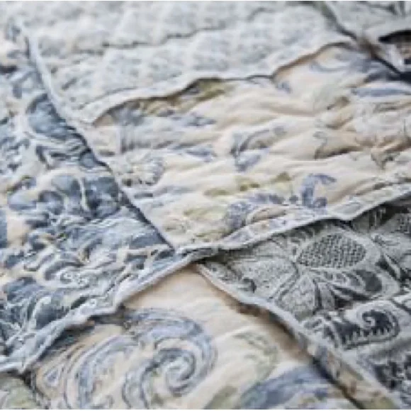 Pottery Barn Delaney Patchwork Quilt, Full/Queen, Blues/Yellow - Picture 4 of 10